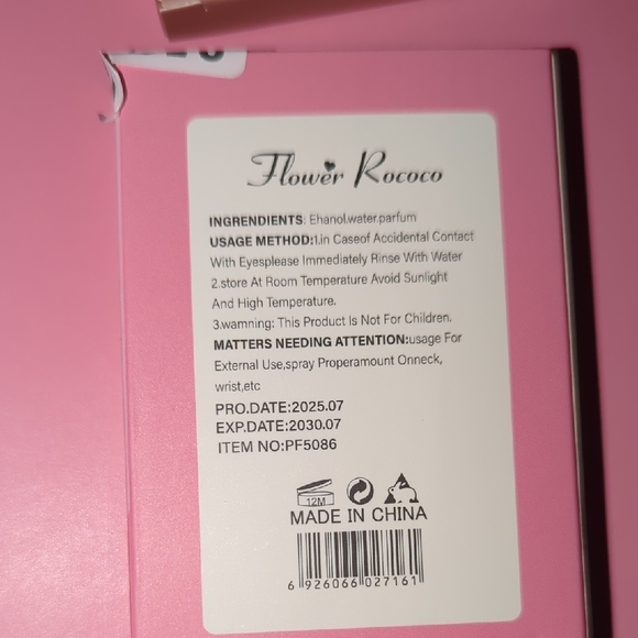 Pink Eyelash Curler and Fragrance Set - Picture 2 of 4